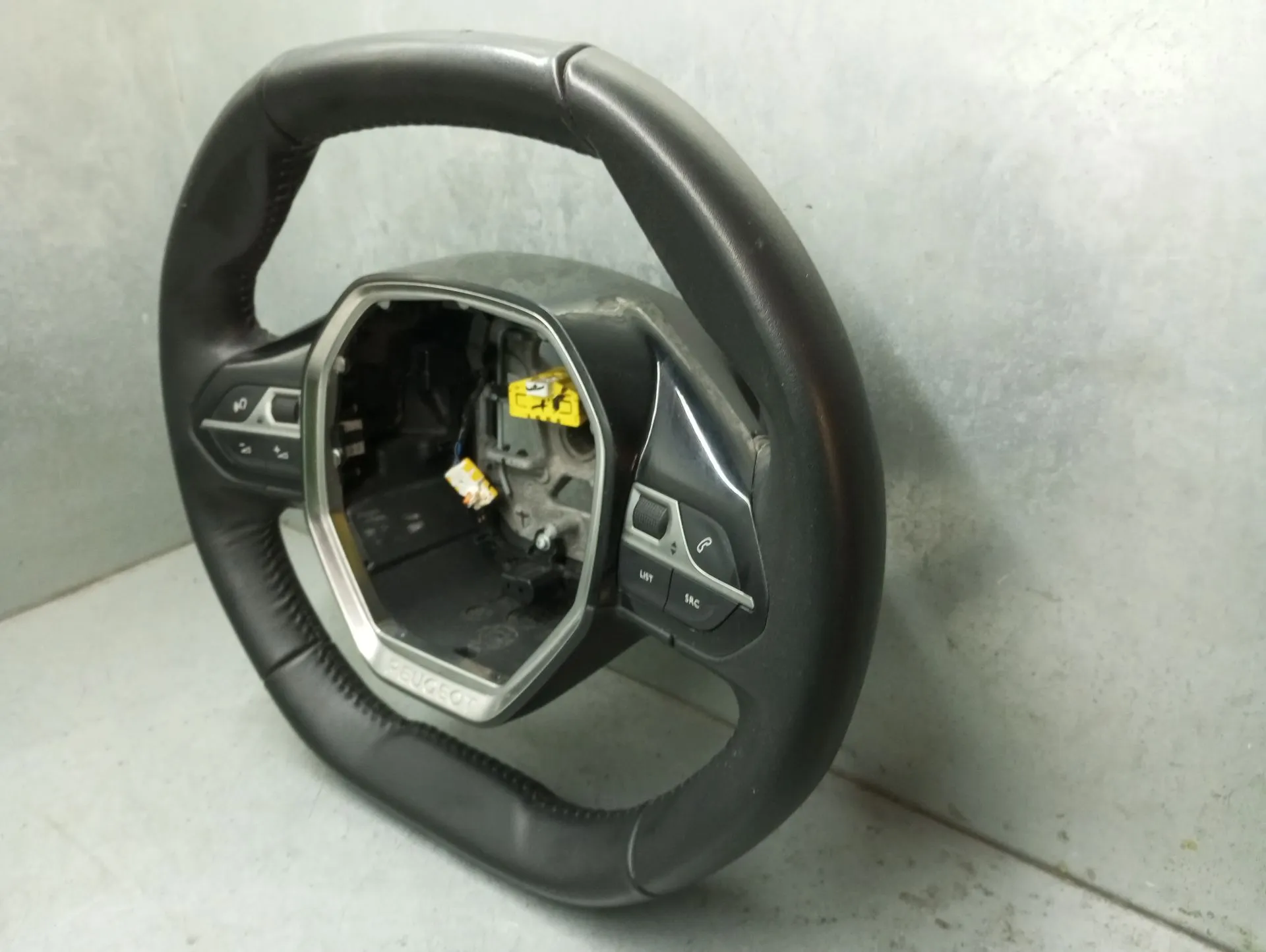 Volante PEUGEOT 208 II Imagem-2