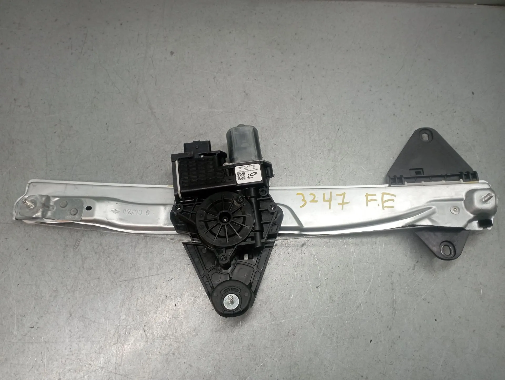 Lève-vitre avant gauche DACIA Jogger