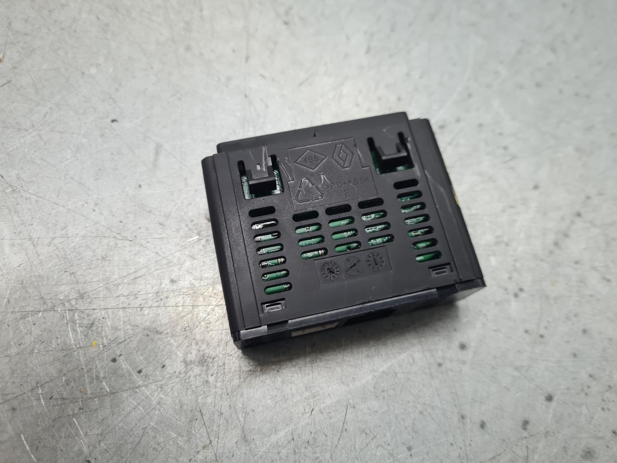 Módulo USB / AUX / IPOD RENAULT Espace VI Imagem-1