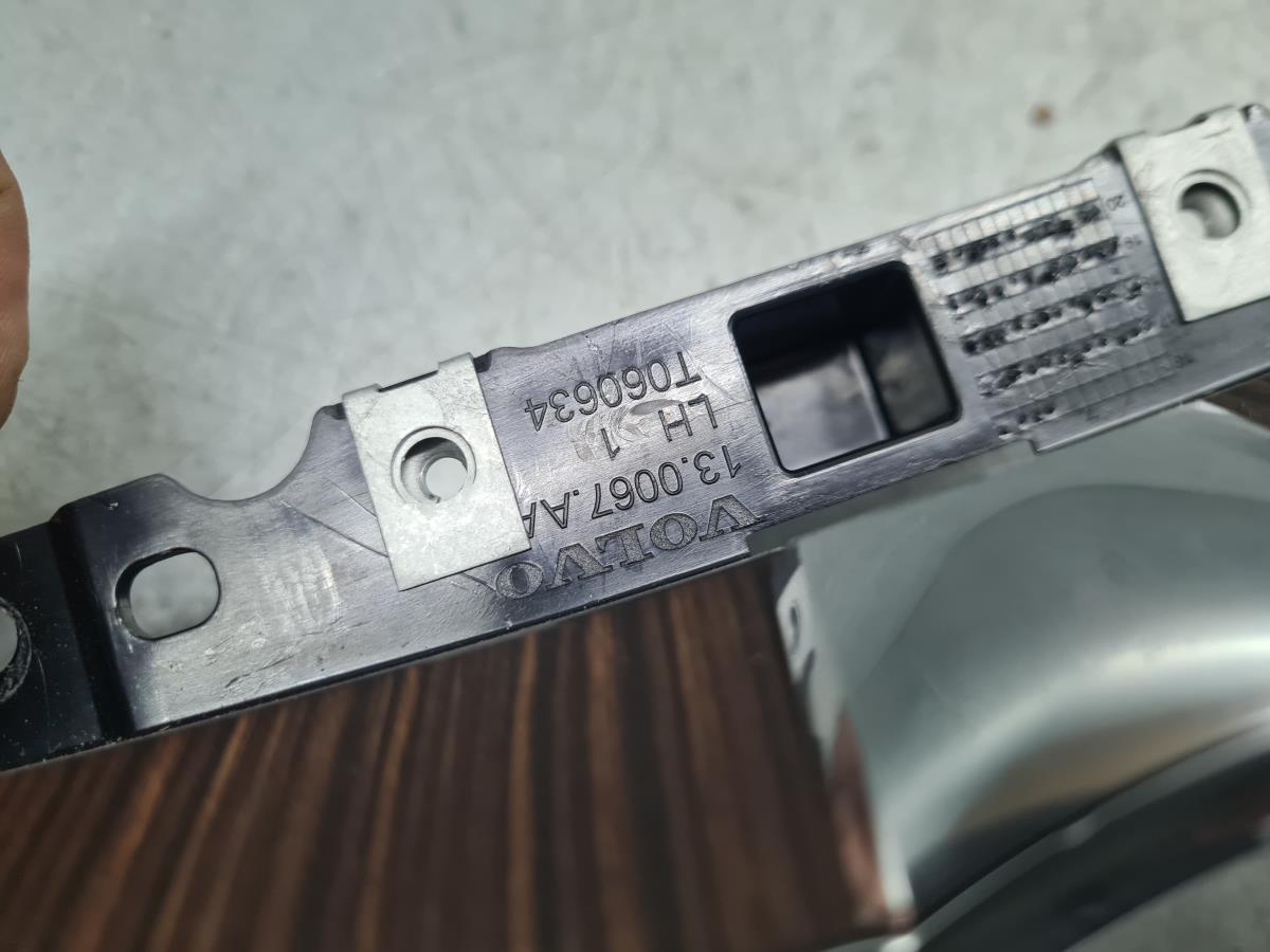 Friso tablier VOLVO XC60 II (246) Imagem-7