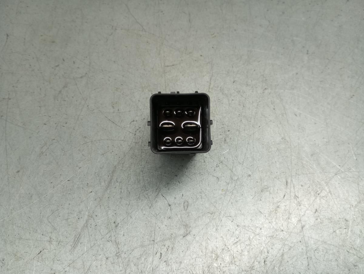 Glow plug Relay PEUGEOT 308 SW II Imagem-2