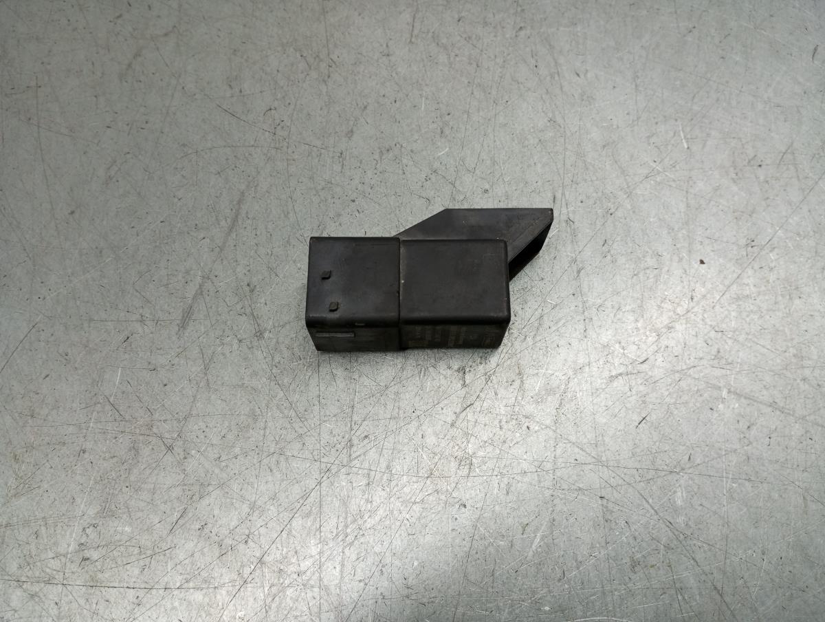Glow plug Relay PEUGEOT 308 SW II Imagem-1