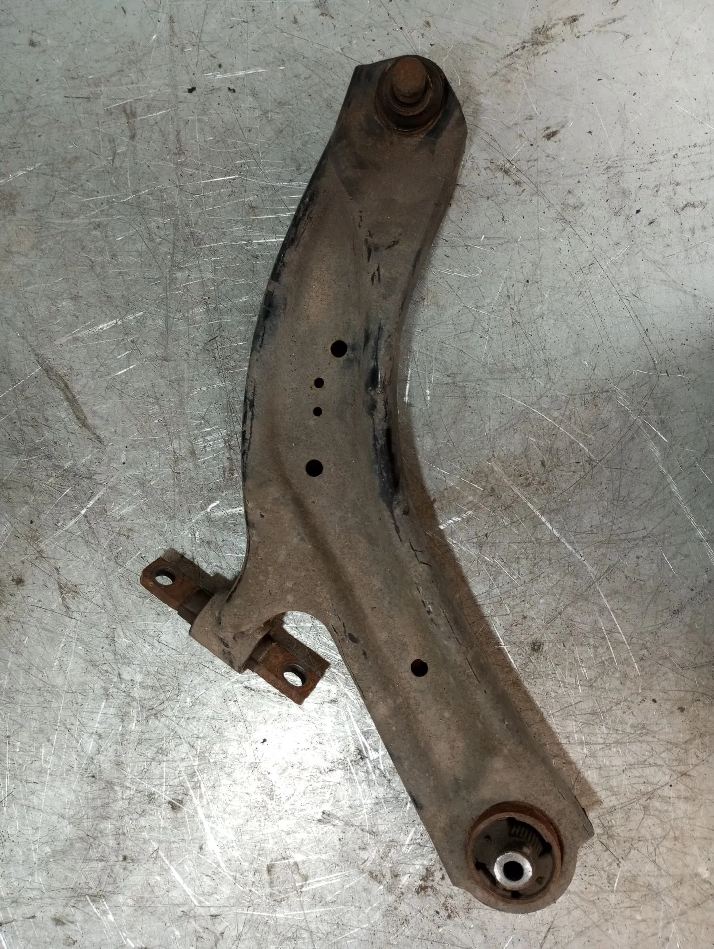 Bras de suspension Avant Droite NISSAN X-Trail (T32)
