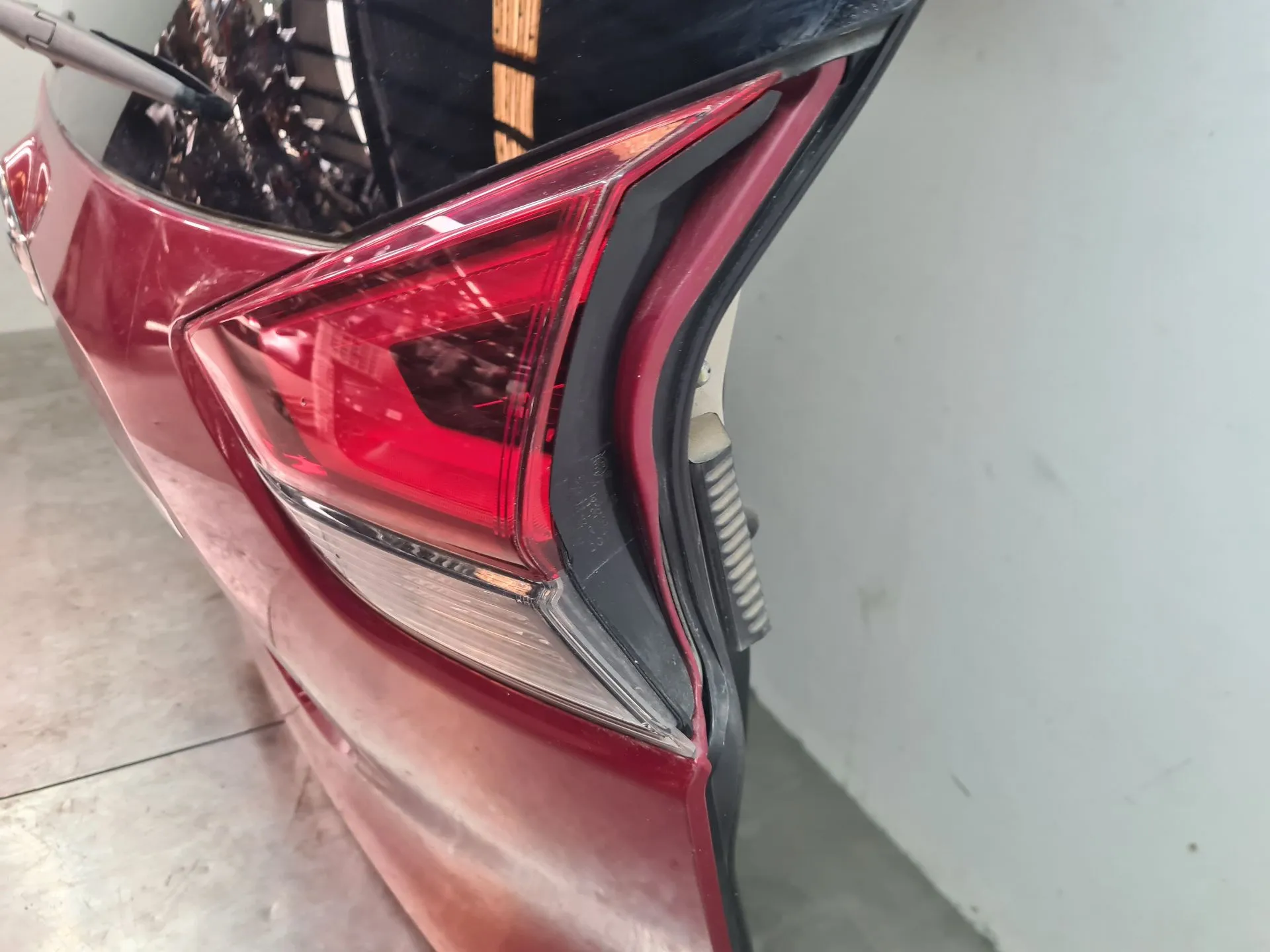 Fanale Destro Baule NISSAN X-Trail (T32) Imagem-2