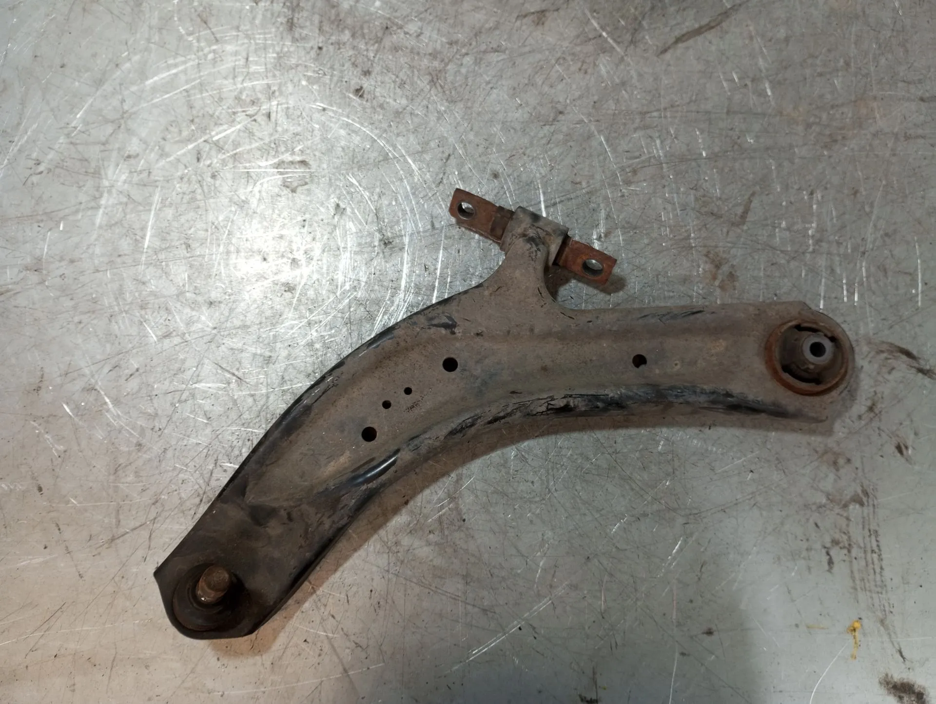 Bras de suspension Avant gauche NISSAN X-Trail (T32)