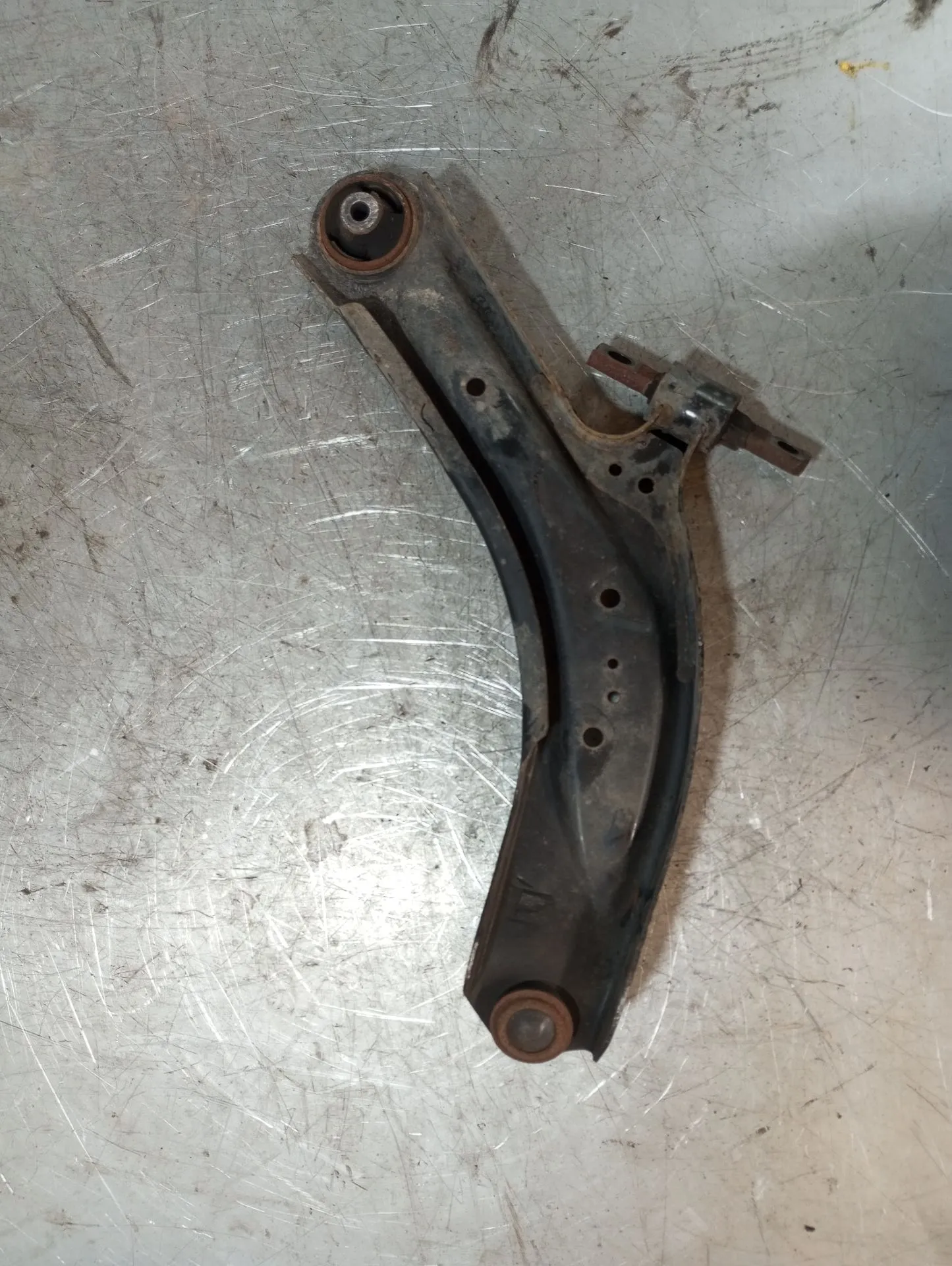 Brazo suspensión delantero izquierdo NISSAN X-Trail (T32) Imagem-1