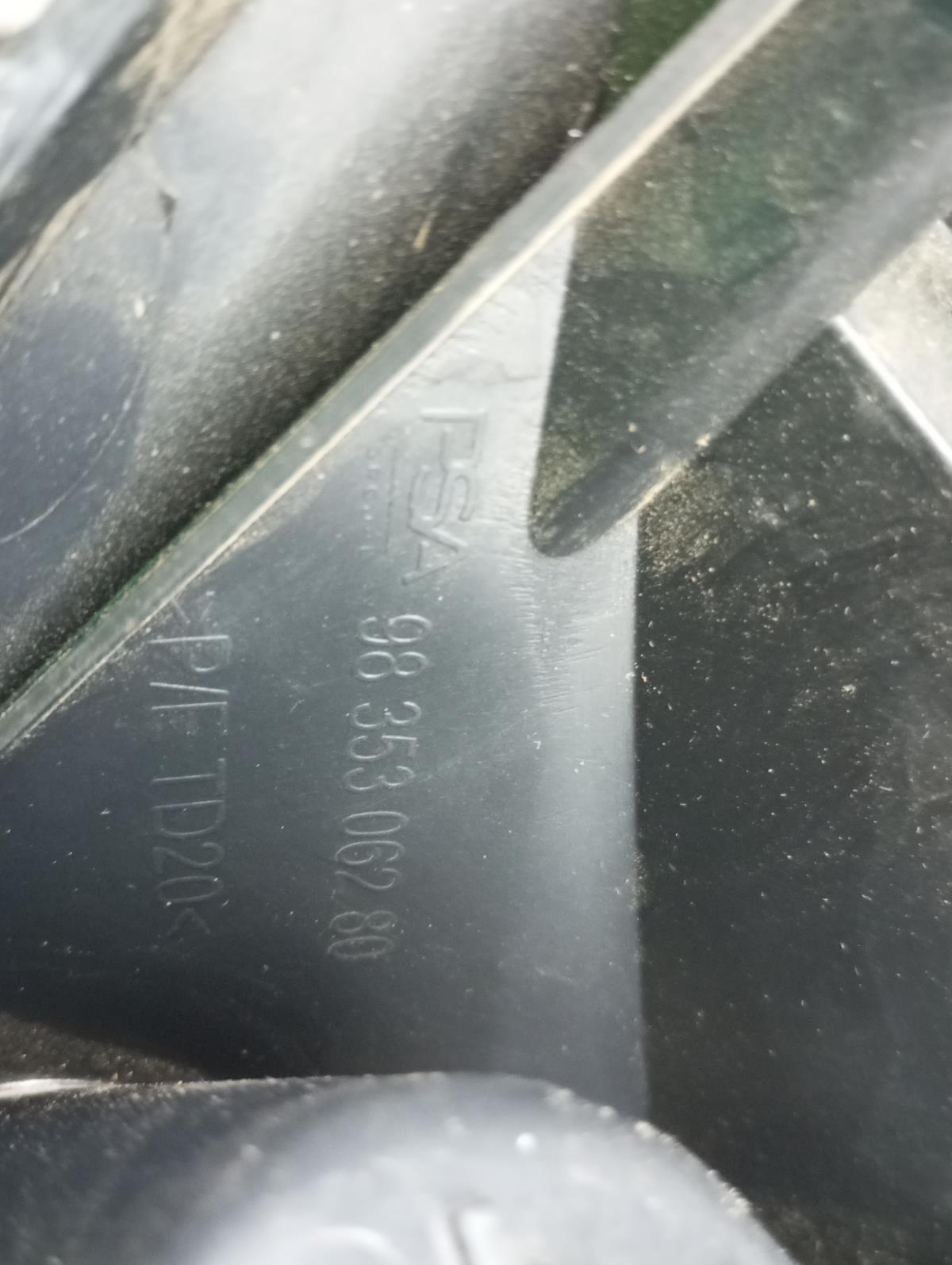 Guida paraurti posteriore destro PEUGEOT 308 III Imagem-2