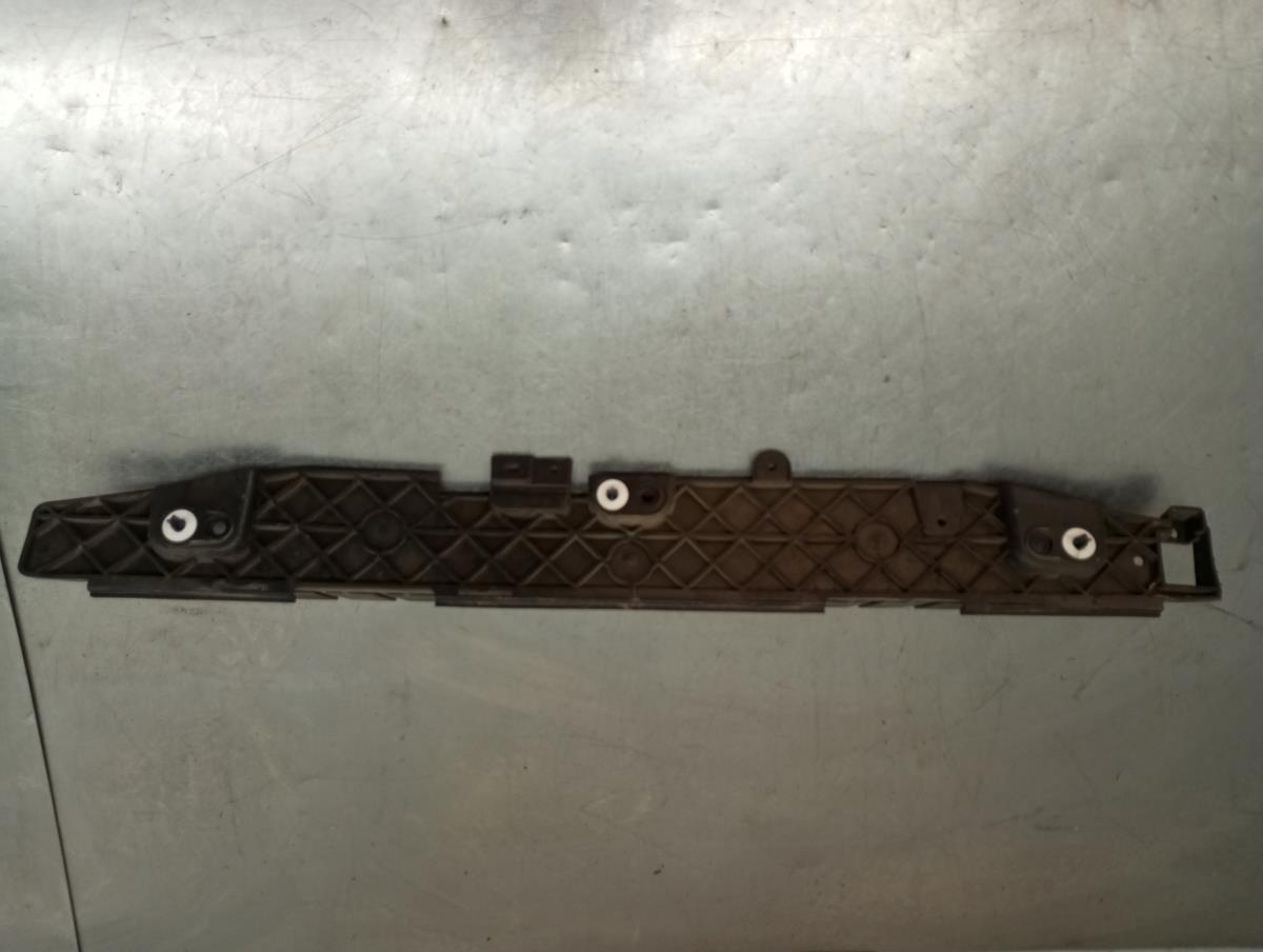 Guide pare-chocs arrière central PEUGEOT 308 III