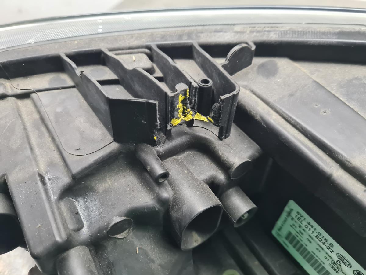 Right Headlight SKODA Fabia III Hatchback (NJ3) Imagem-3