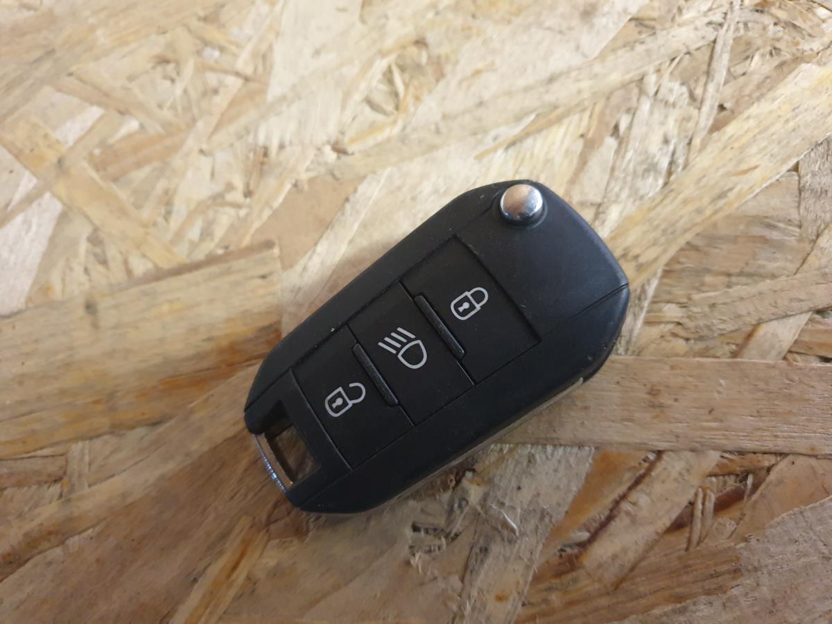 Control PEUGEOT 208 II Imagem-1