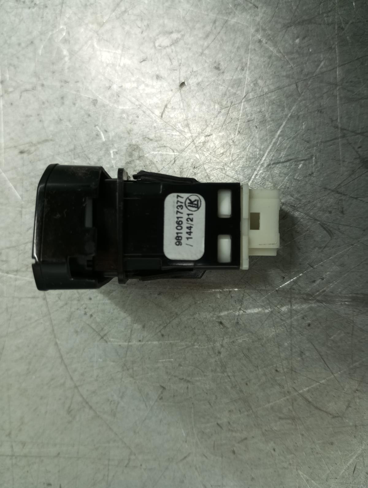 Comando / botão / interruptor multifunções PEUGEOT 3008 II (M_) Imagem-2