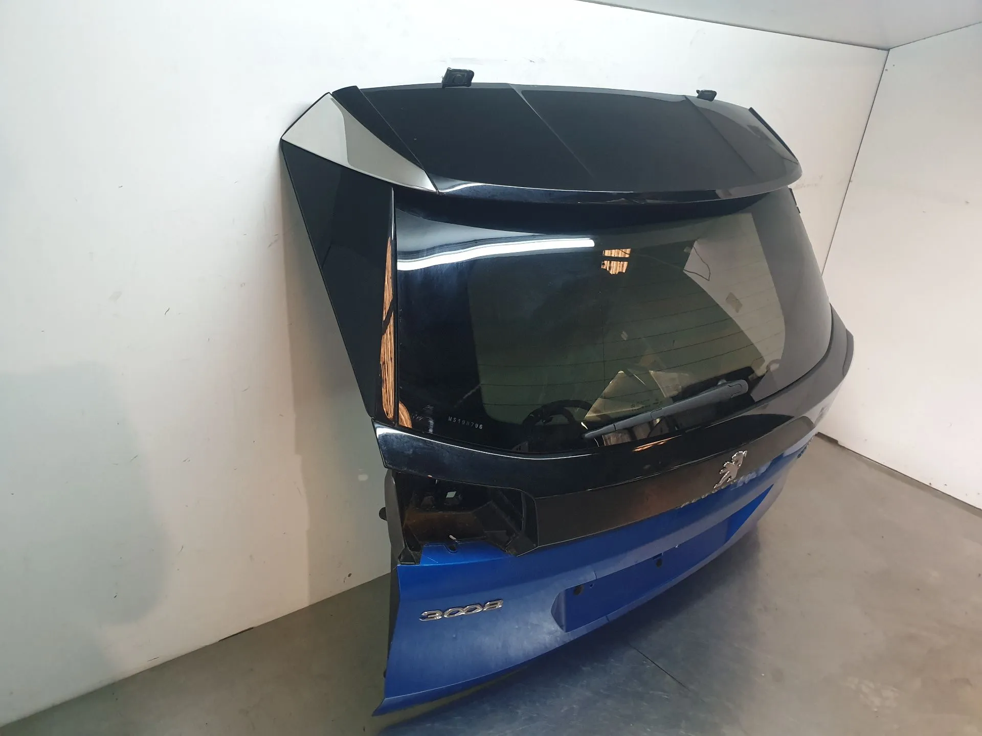 Tailgate / Trunk lid PEUGEOT 3008 II (M_) Imagem-1