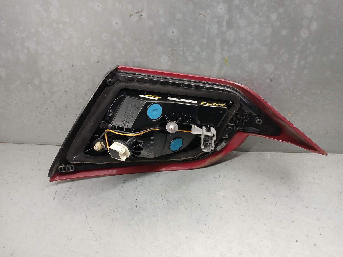 Piloto izquierdo del maletero FORD Fiesta VII (HJ, HF) Imagem-1