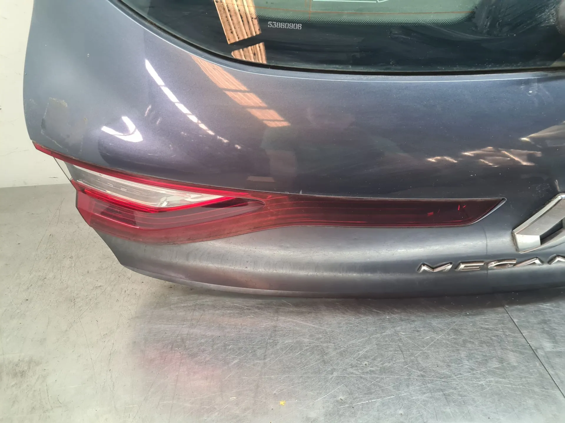 Farolim da mala esquerdo RENAULT Megane IV (B9A/M_)