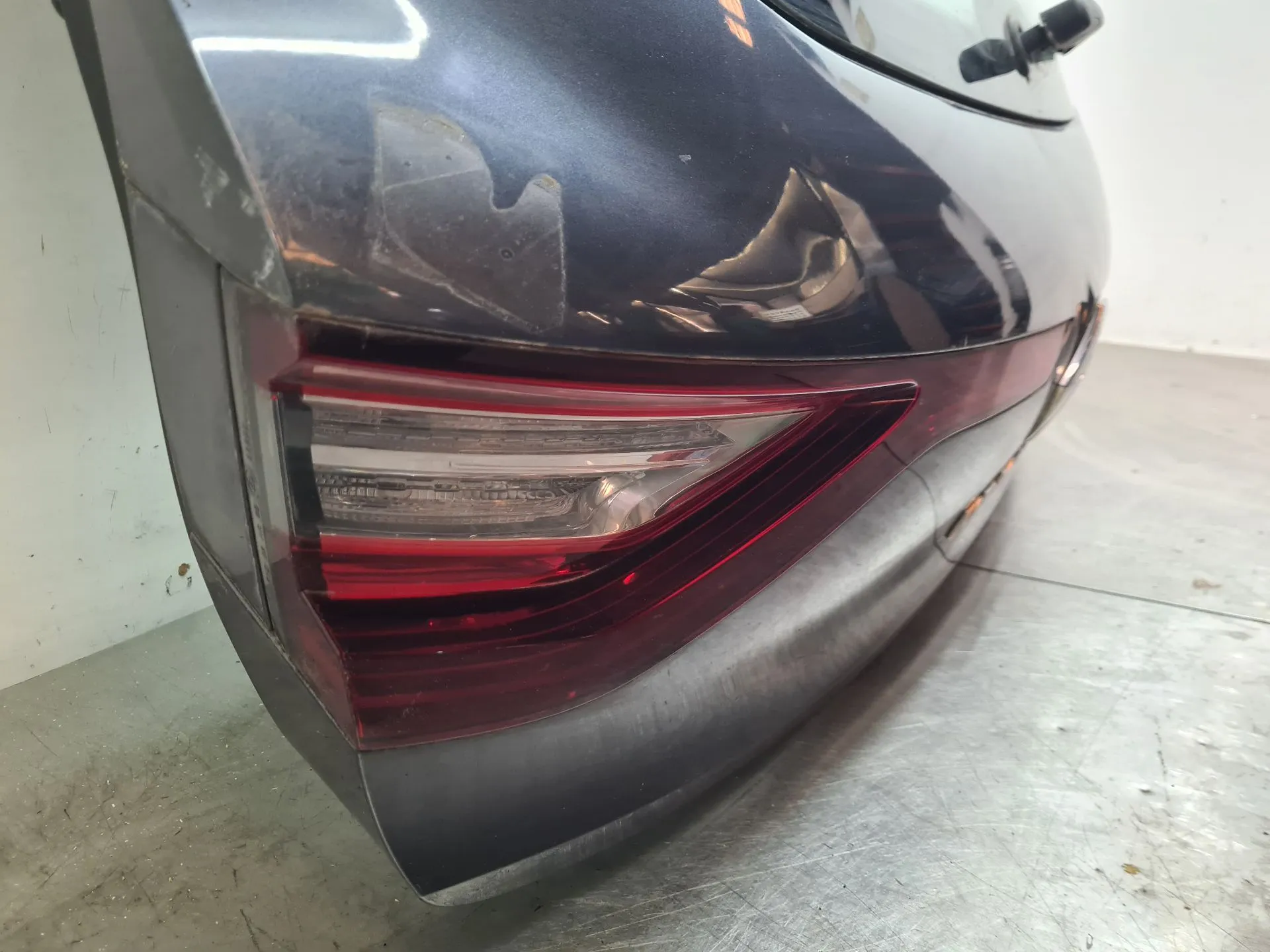 Farolim da mala esquerdo RENAULT Megane IV (B9A/M_) Imagem-1