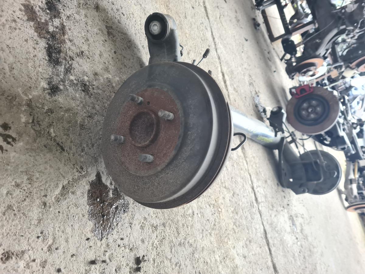 Eixo traseiro tambor FORD Tourneo Courier Kombi I Imagem-1
