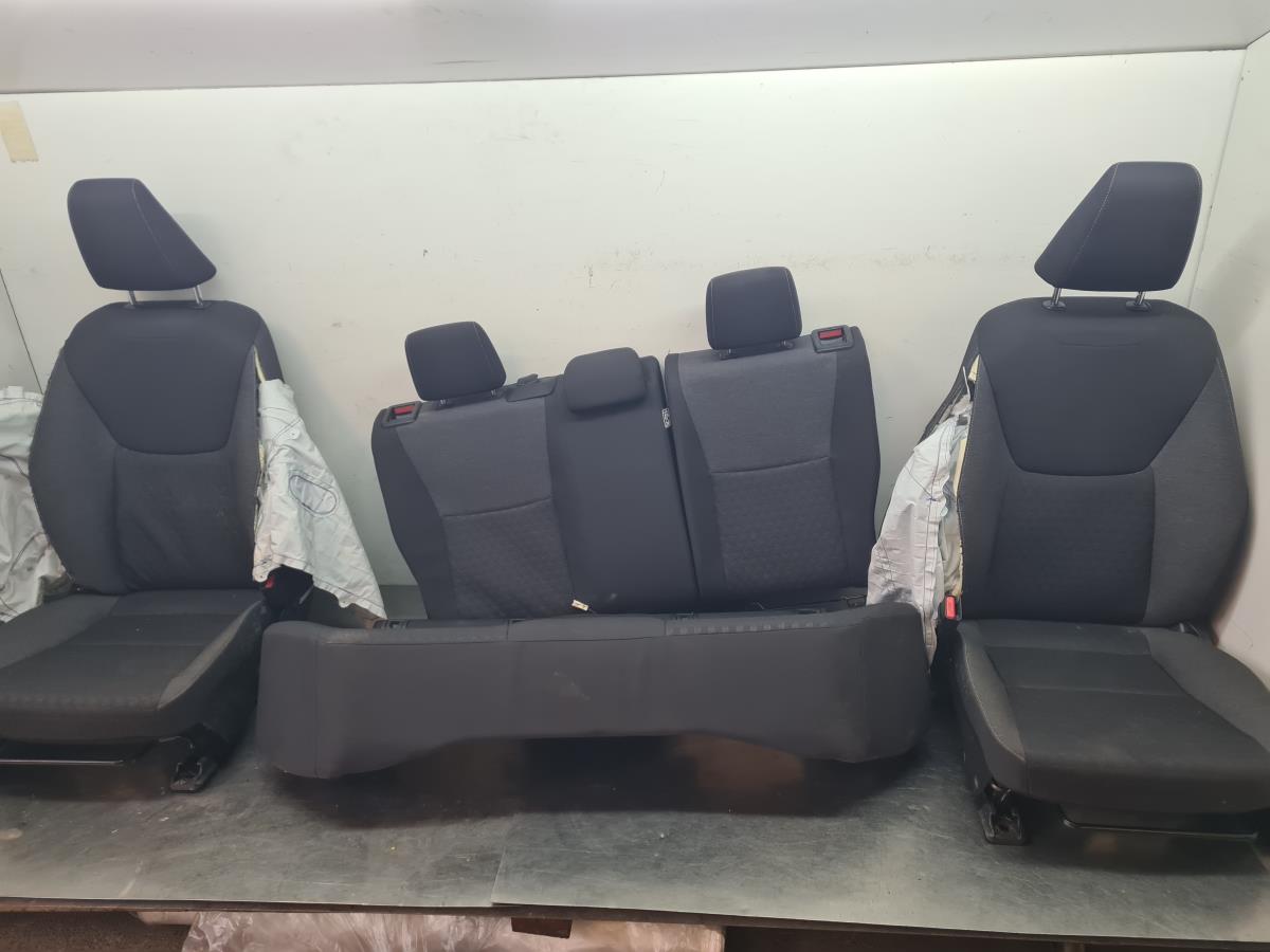 Set di sedili TOYOTA Yaris (_P21_, _PA1_, _PH1_)