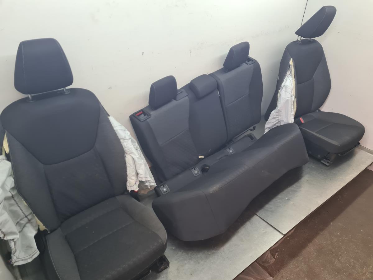 Conjunto de bancos TOYOTA Yaris (_P21_, _PA1_, _PH1_) Imagem-1