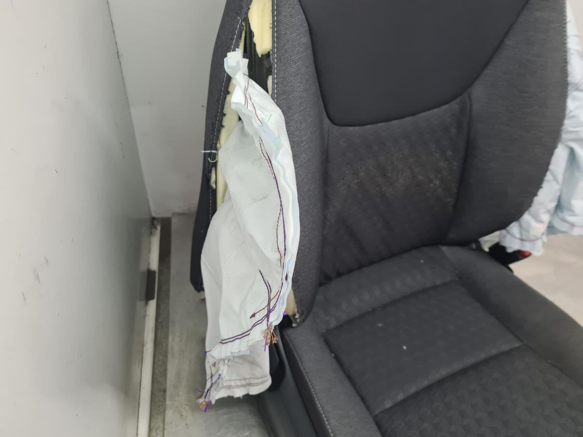 Conjunto de bancos TOYOTA Yaris (_P21_, _PA1_, _PH1_) Imagem-5