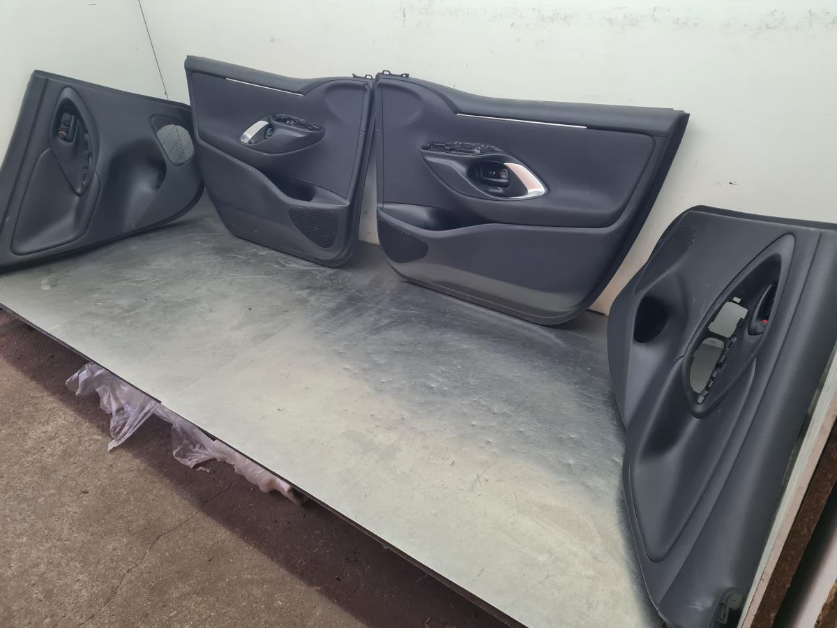 Conjunto de bancos TOYOTA Yaris (_P21_, _PA1_, _PH1_) Imagem-13