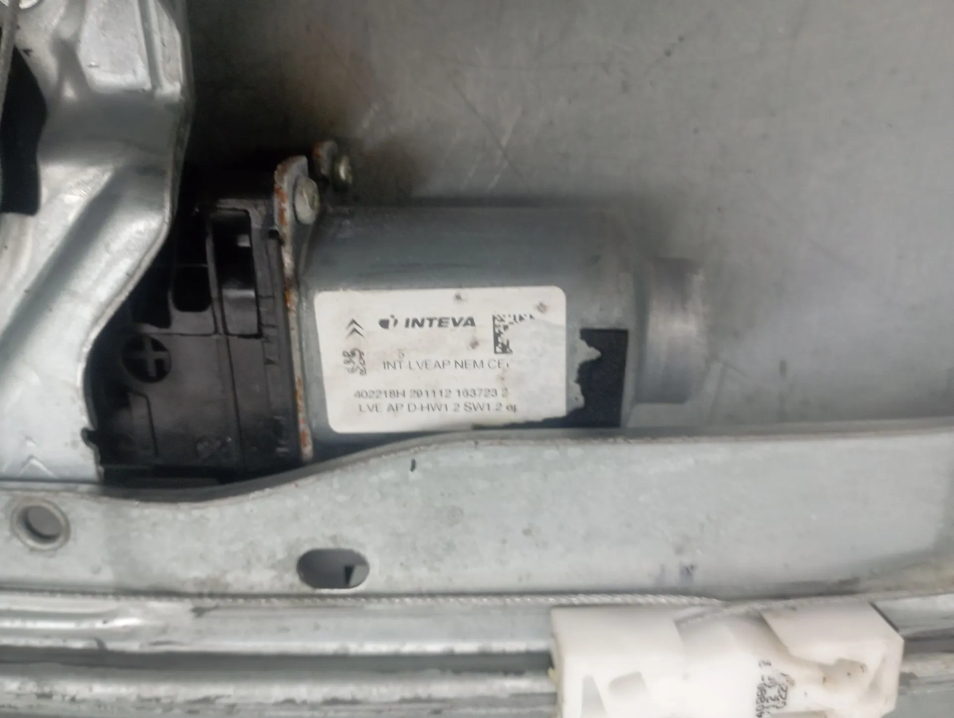 Lève-vitre avant gauche CITROËN DS3 Cabriolet Imagem-5