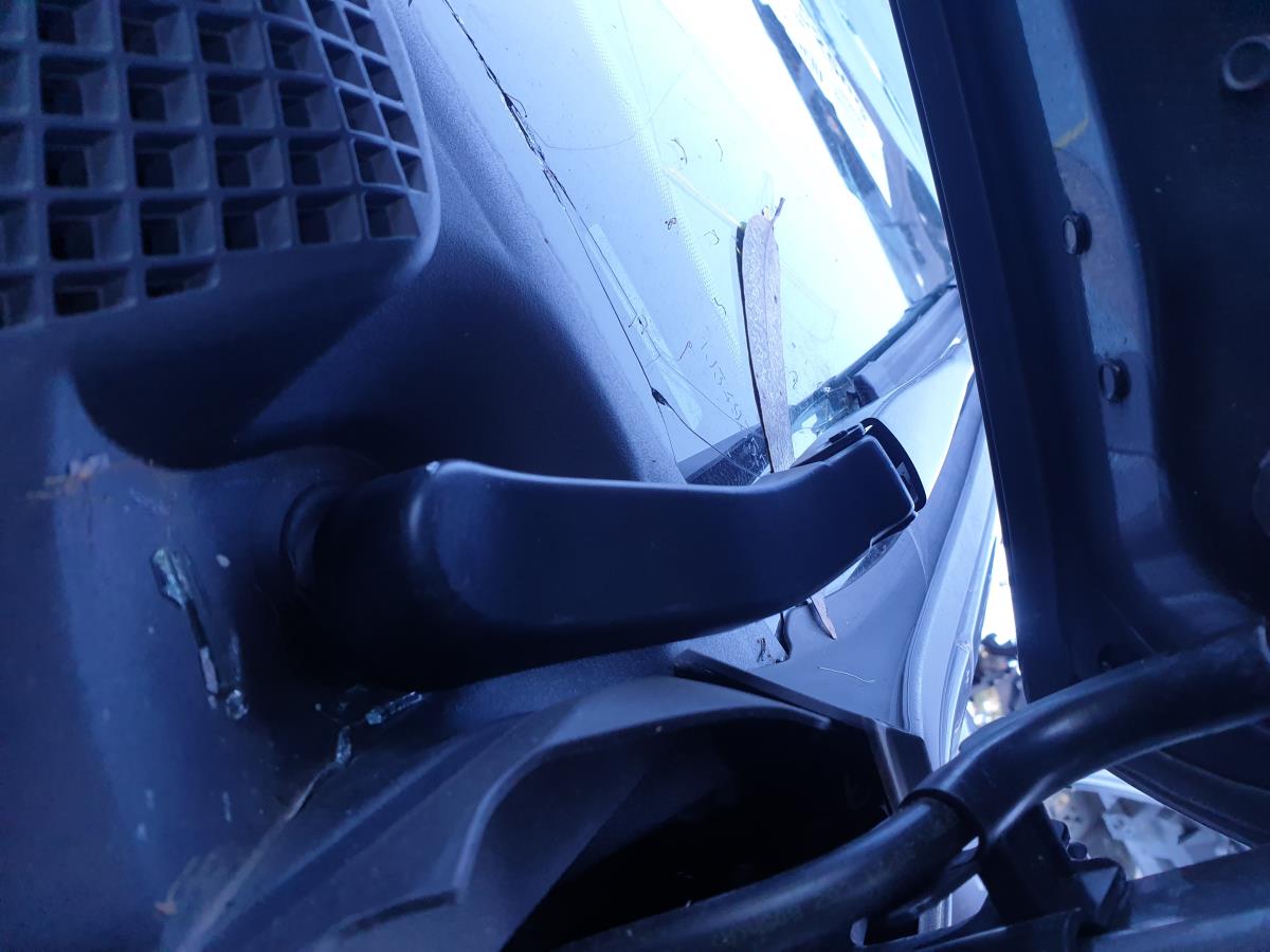 Bras de balai avant gauche MERCEDES-BENZ Classe B (W247)