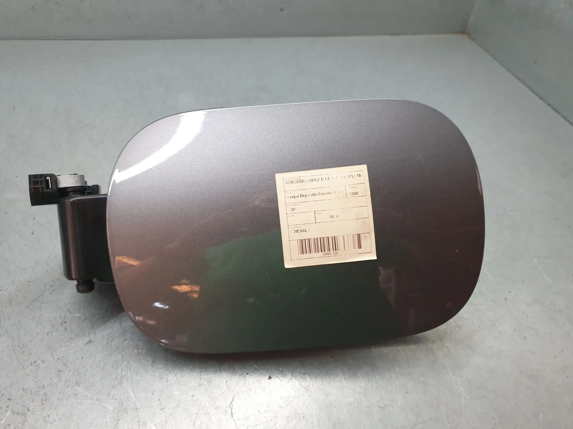 Fuel tank cap MERCEDES-BENZ Classe B (W247)