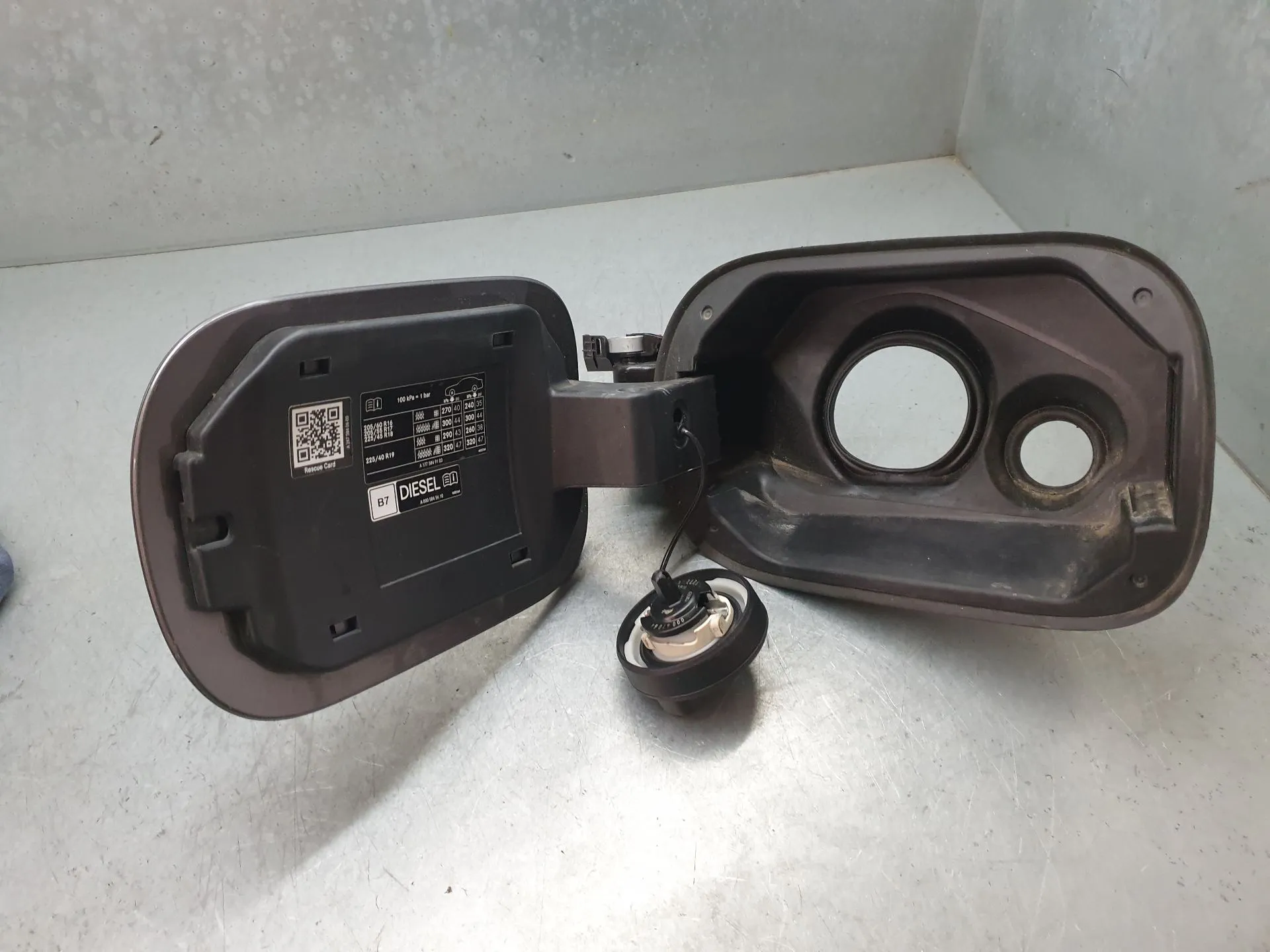 Tappo serbatoio carburante MERCEDES-BENZ Classe B (W247) Imagem-1