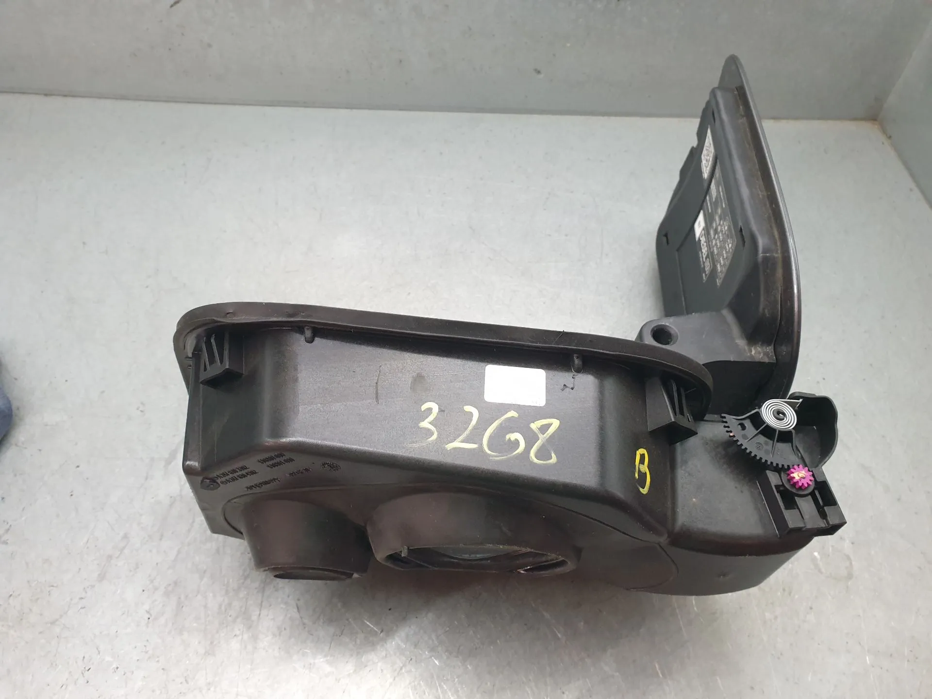 Tappo serbatoio carburante MERCEDES-BENZ Classe B (W247) Imagem-2