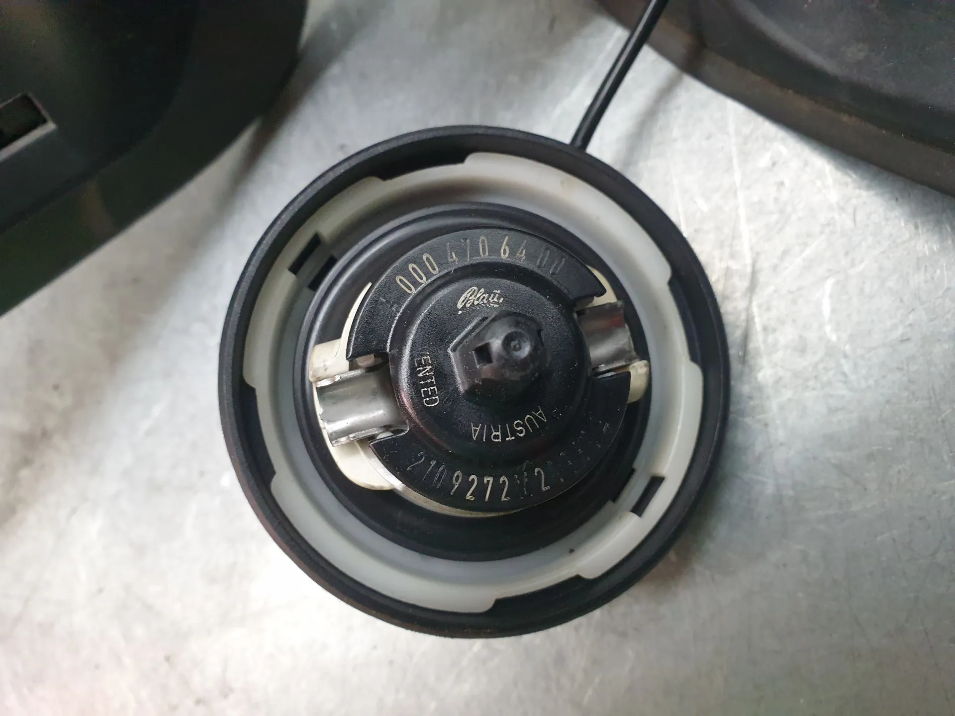 Tappo serbatoio carburante MERCEDES-BENZ Classe B (W247) Imagem-7