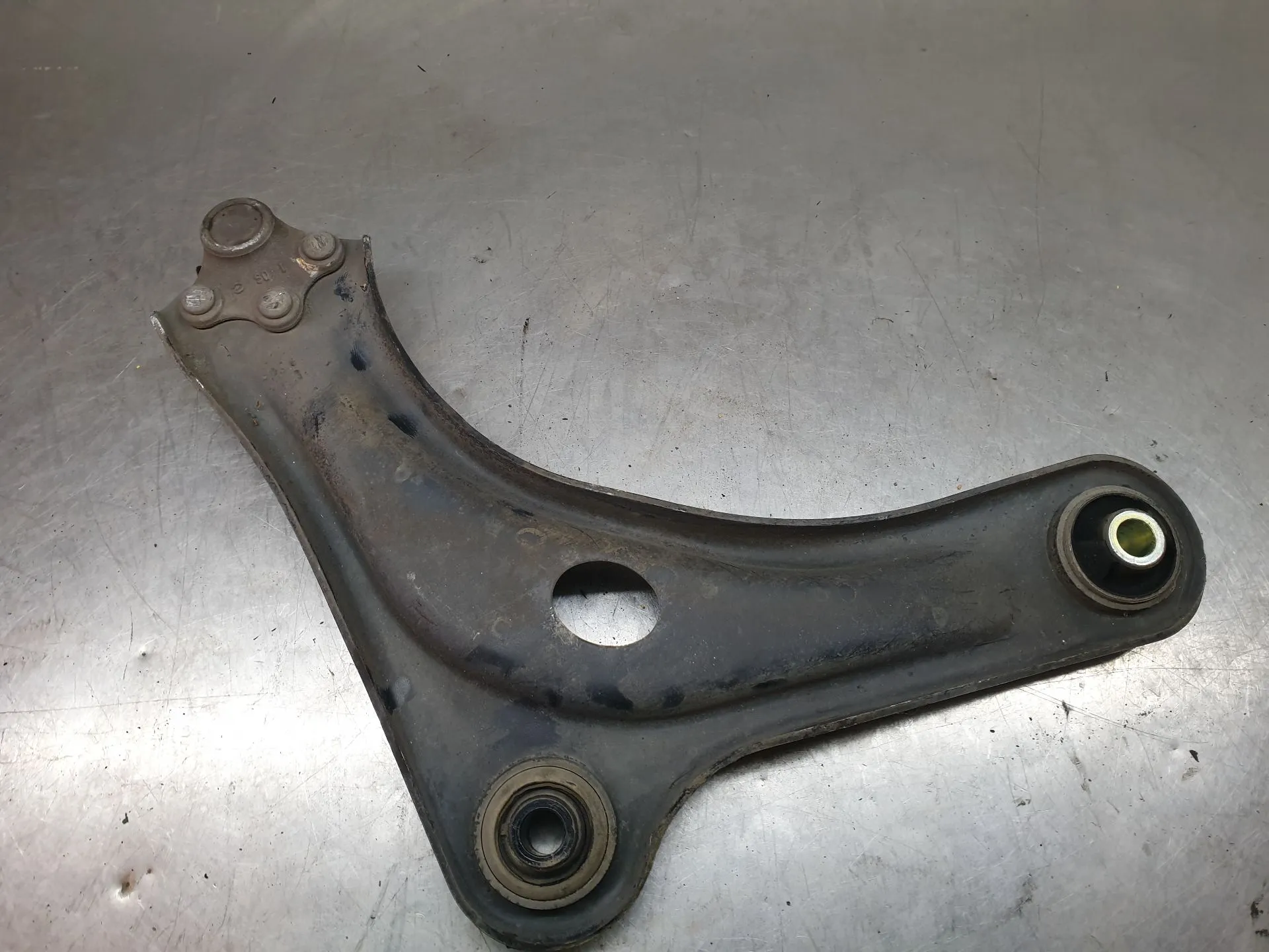 Left front suspension arm PEUGEOT 208 Imagem-1