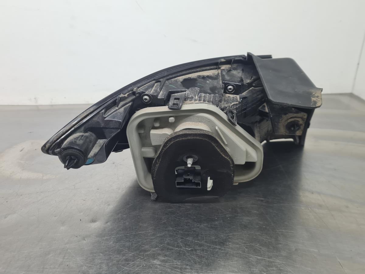 Feu arrière Droite PEUGEOT 208 II Imagem-2