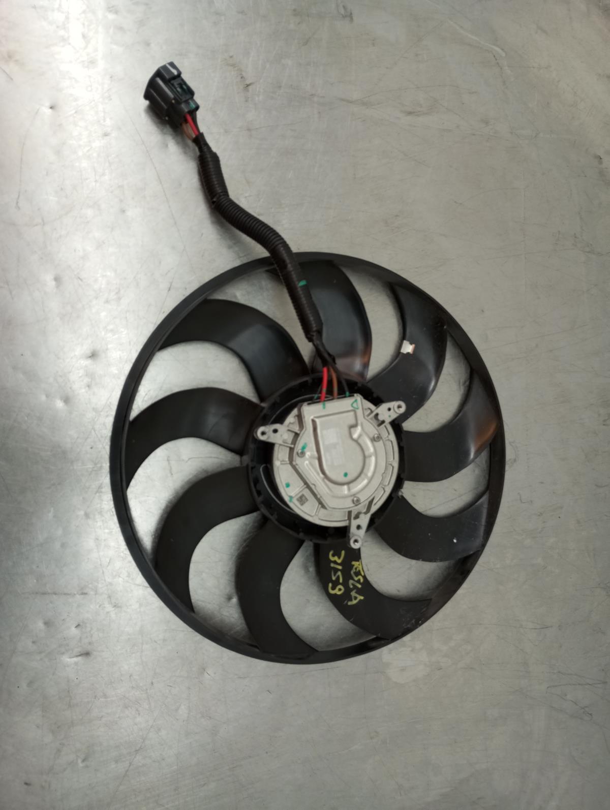 Cooling fan TESLA Model 3 (5YJ3)