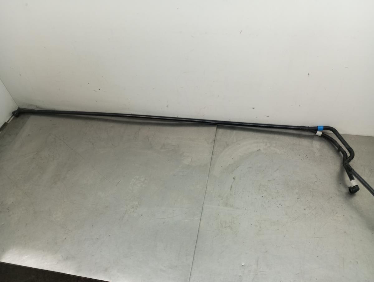 Tuyau/ Durite d'eau TESLA Model 3 (5YJ3) Imagem-1