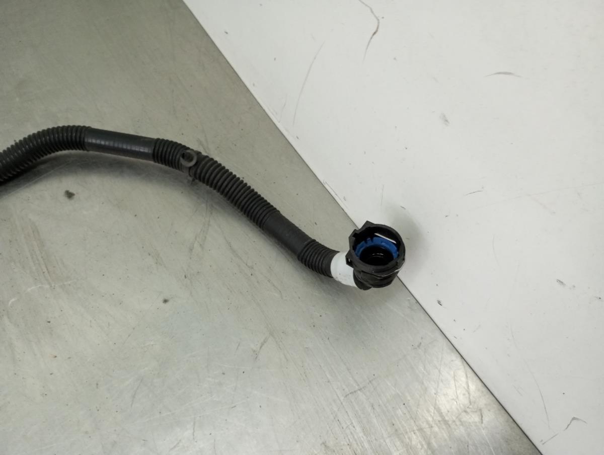 Tuyau/ Durite d'eau TESLA Model 3 (5YJ3) Imagem-1