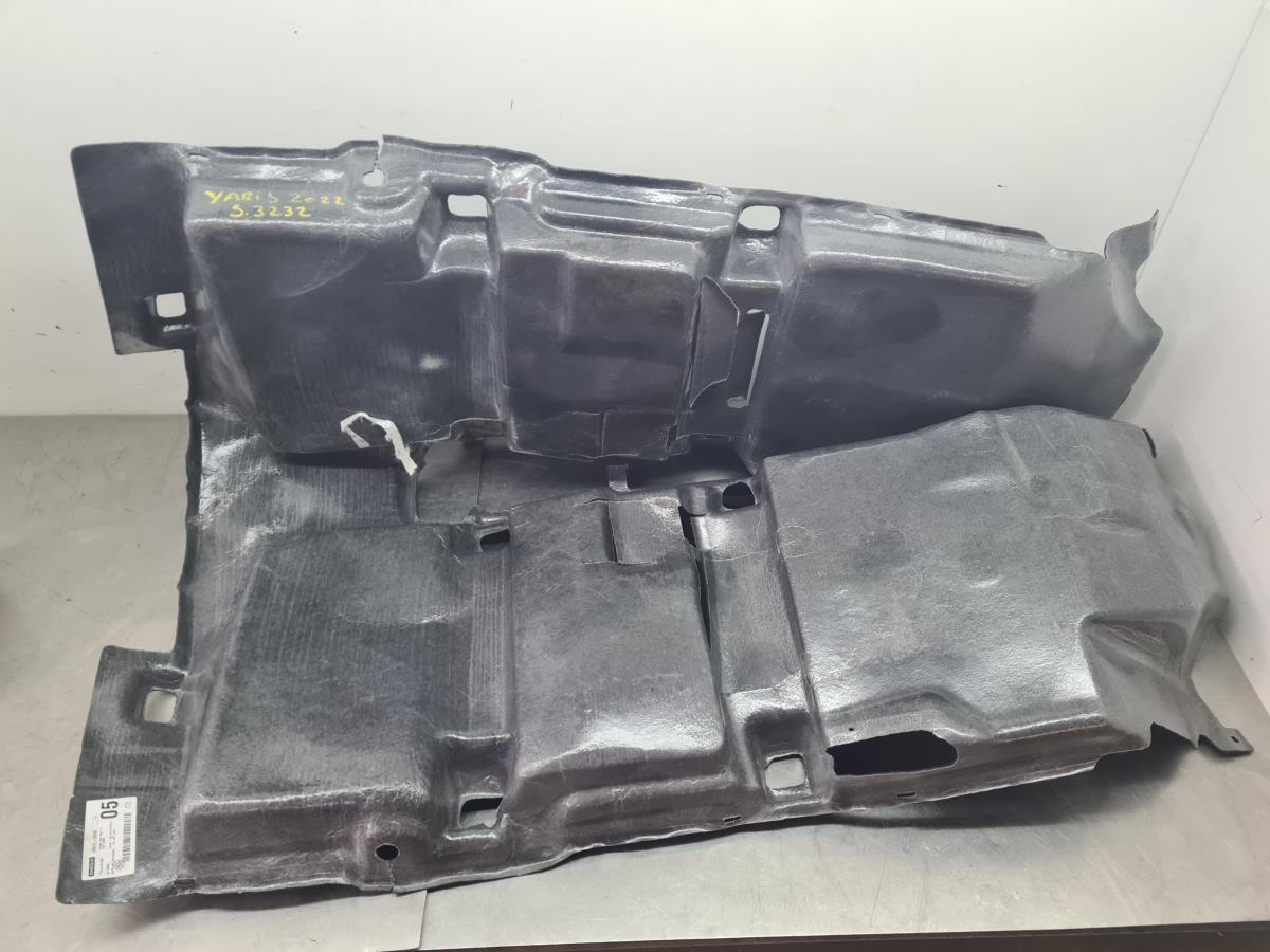 Tapis Intérieur TOYOTA Yaris (_P21_, _PA1_, _PH1_)