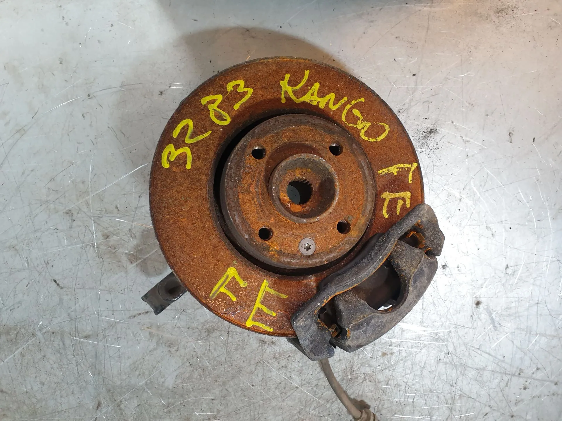 Mangueta delantera izquierda RENAULT Kangoo (KW0/1_)