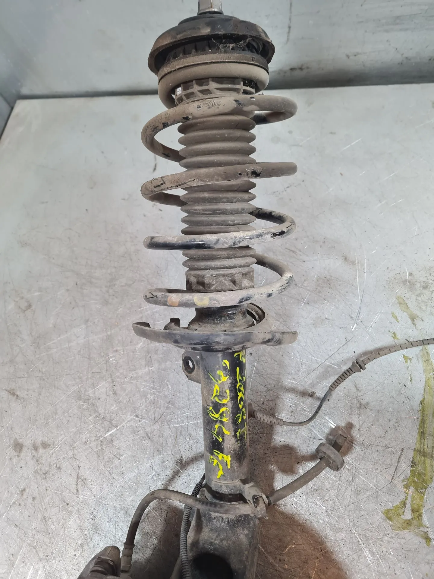 Amortecedor frente esquerdo PEUGEOT 2008 I (CU_)