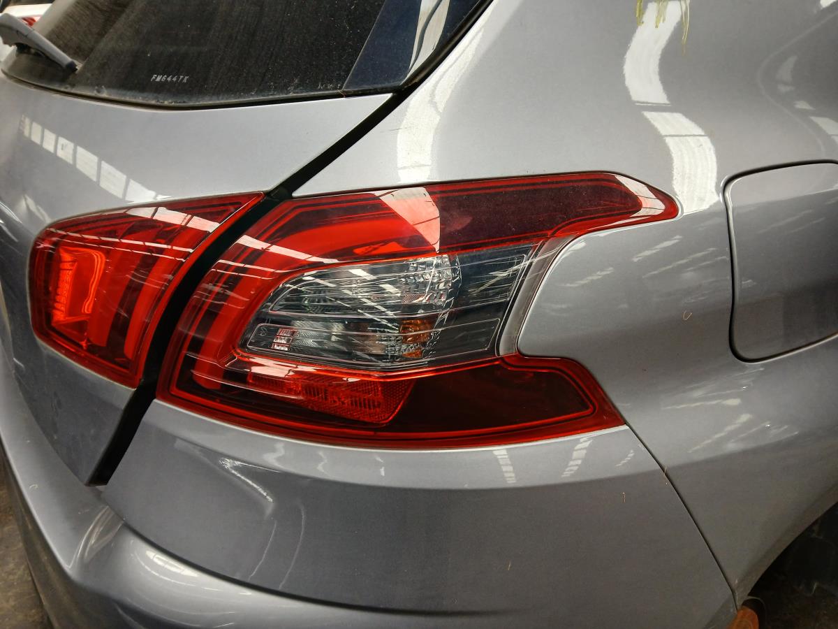 Feu arrière Droite PEUGEOT 308 II