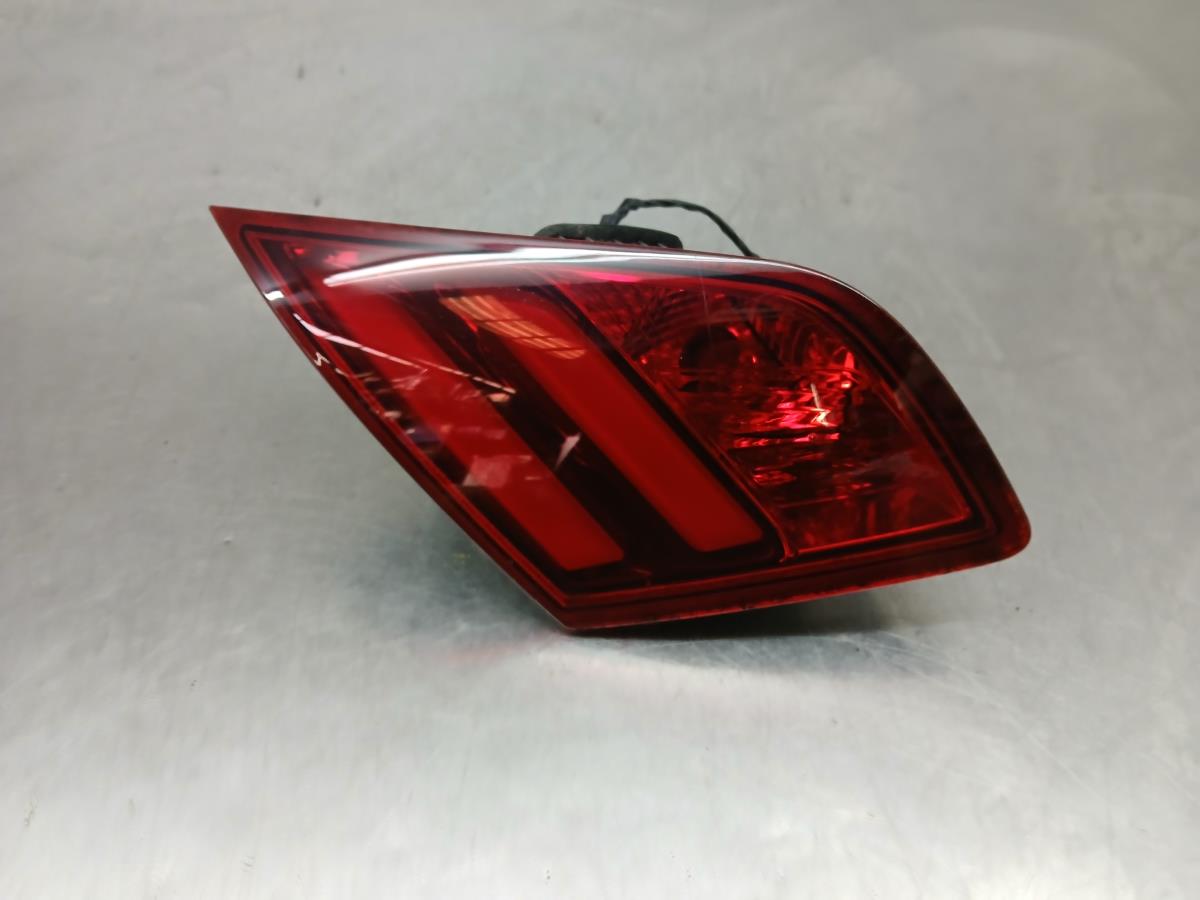 Farolim da mala esquerdo PEUGEOT 308 II