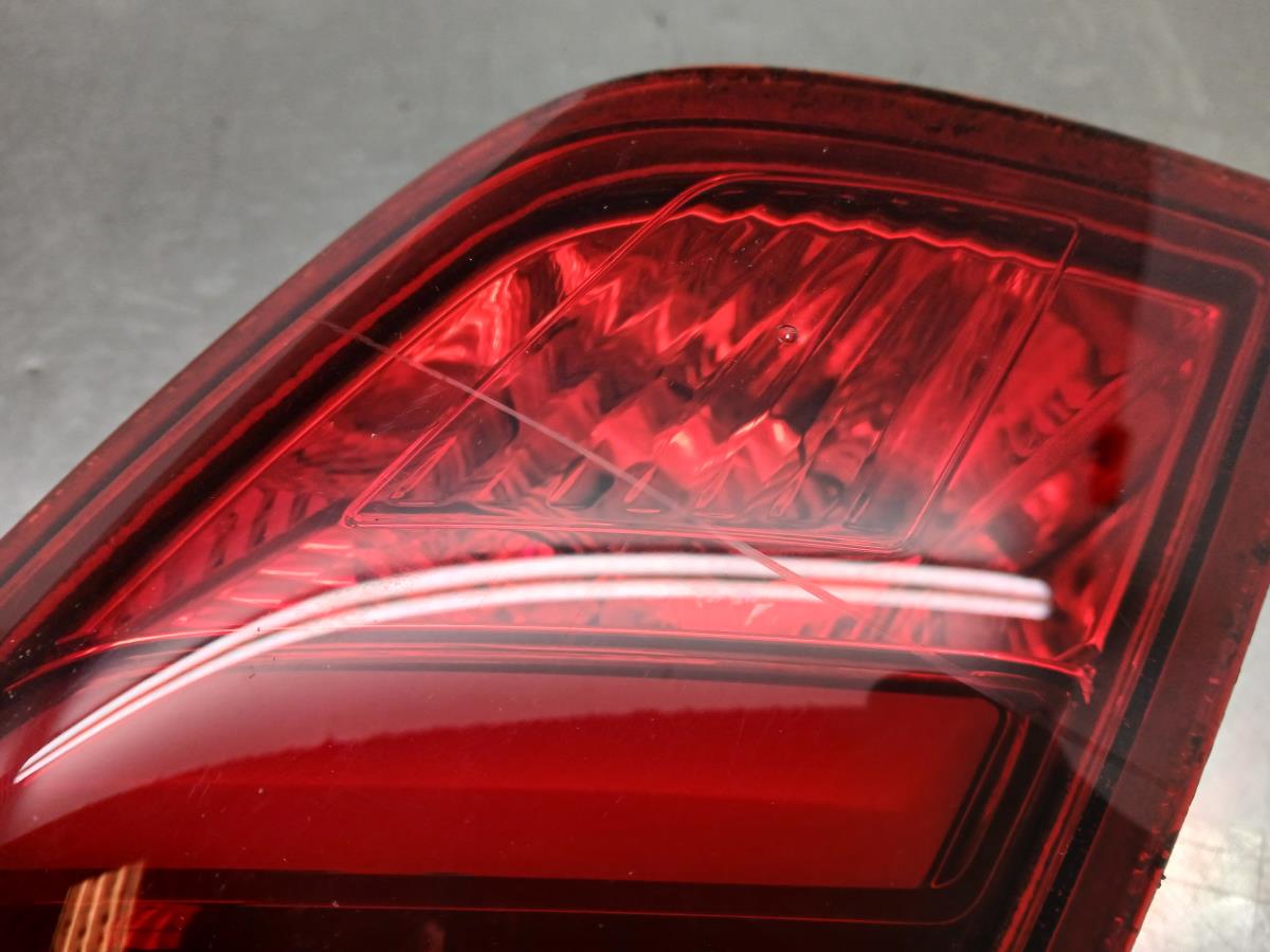 Farolim da mala esquerdo PEUGEOT 308 II Imagem-2