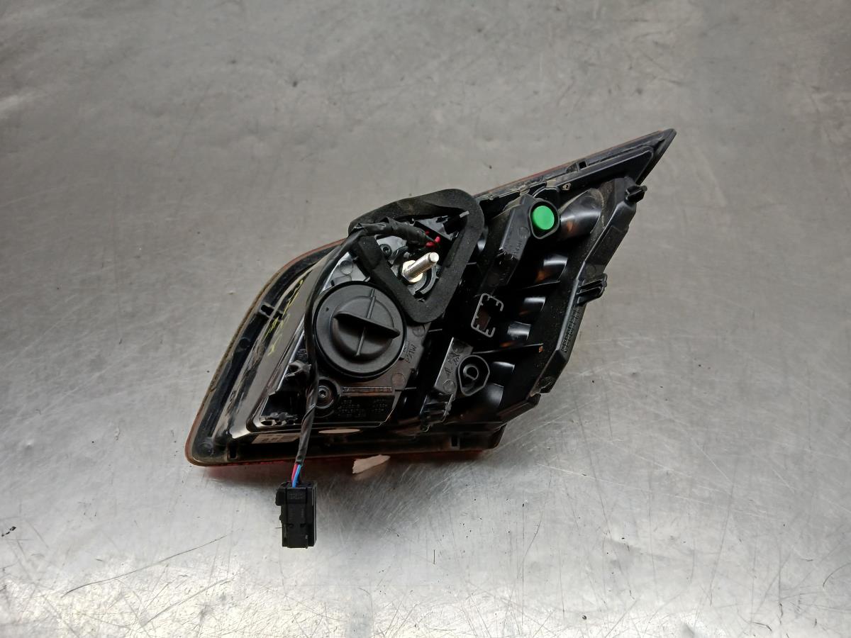 Farolim da mala esquerdo PEUGEOT 308 II Imagem-4