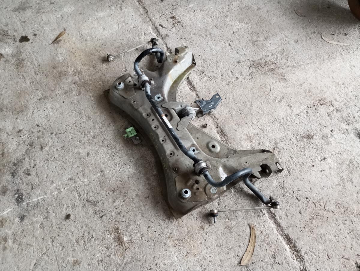 Charriot frente RENAULT Clio IV (BH_) Imagem-1