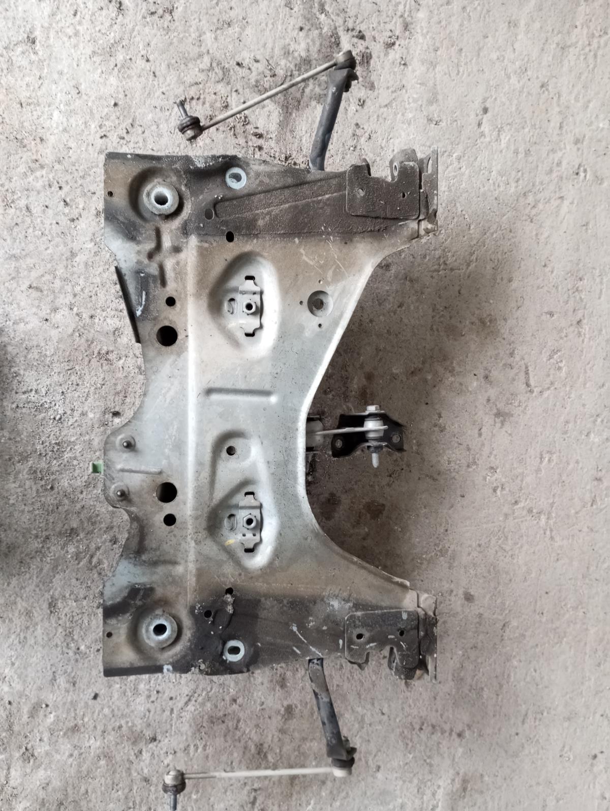 Charriot frente RENAULT Clio IV (BH_) Imagem-3