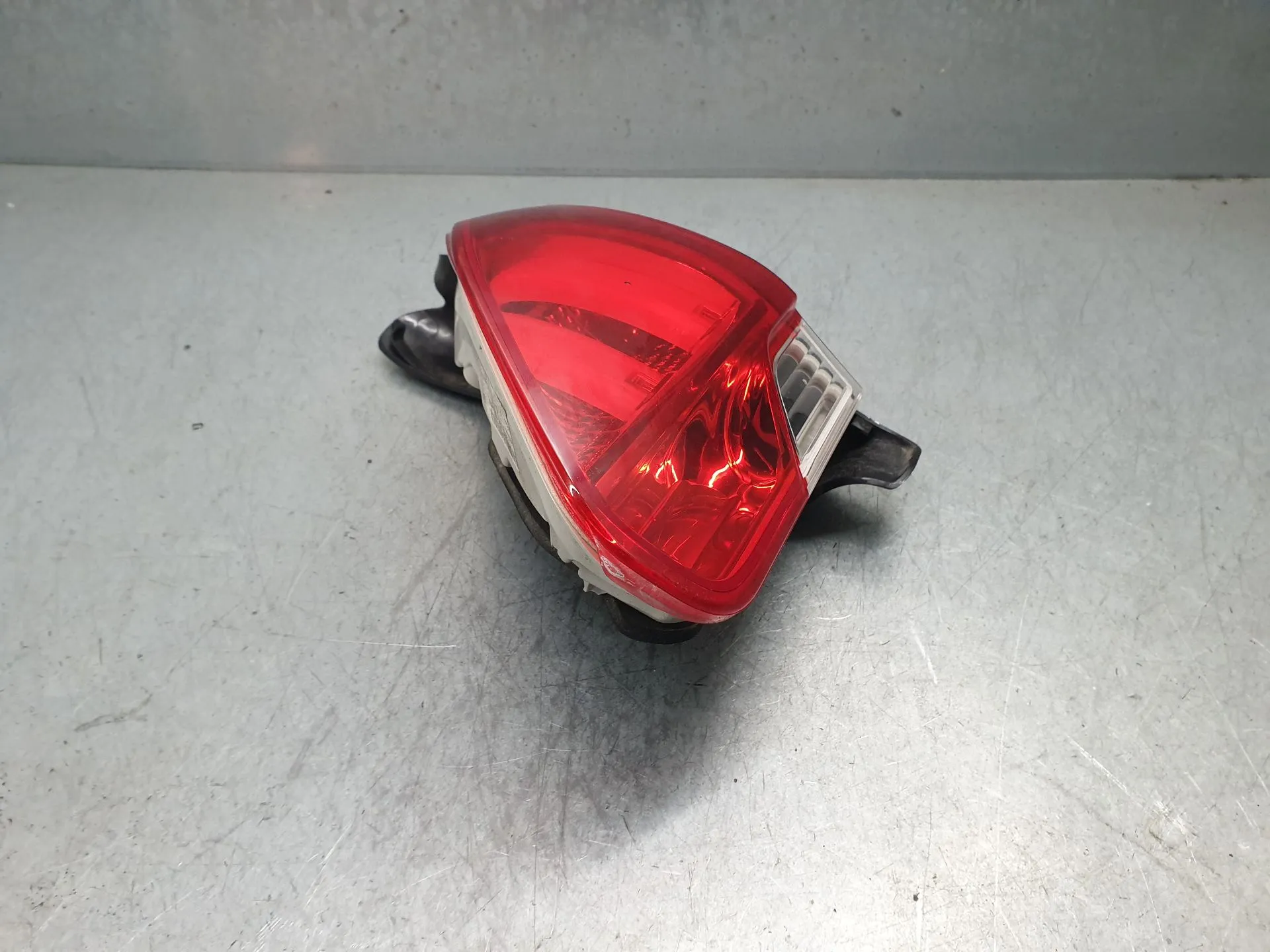 Fanale Destro Baule PEUGEOT 2008 I (CU_) Imagem-1