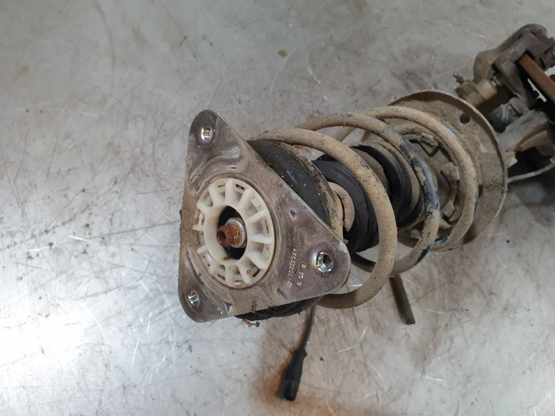 Amortiguador Delantero Izquierdo RENAULT Twingo III (BCM_) Imagem-2