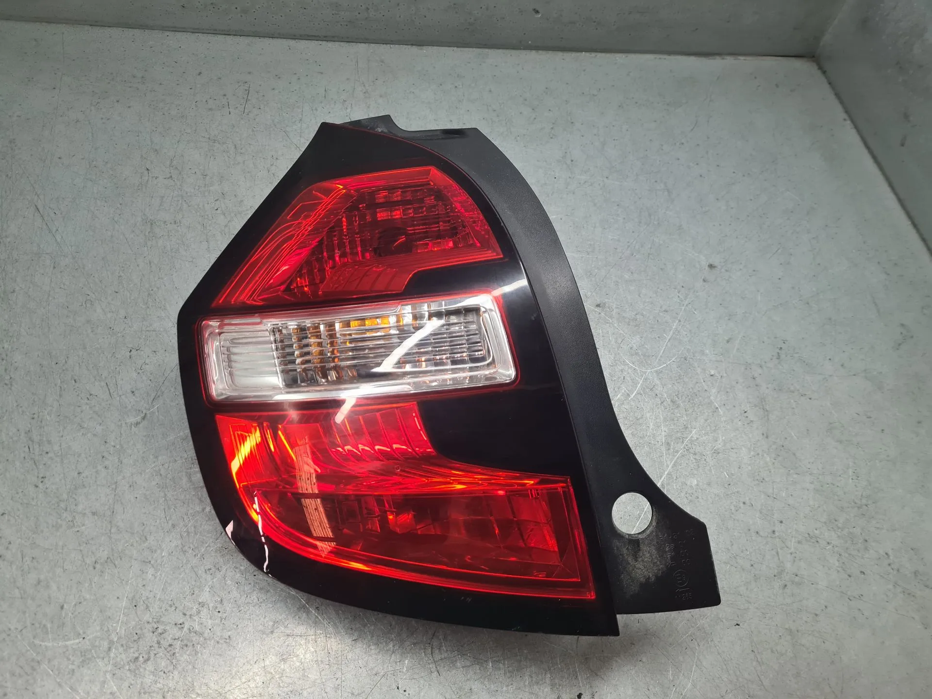 Feu arrière Gauche RENAULT Twingo III (BCM_)