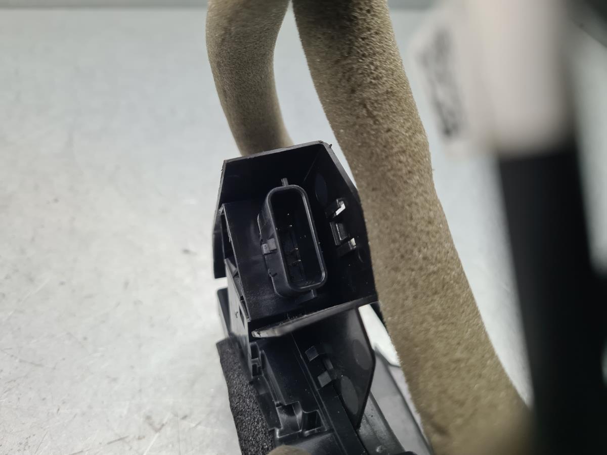 Fechadura / fecho porta trás esquerdo RENAULT Megane IV Grandtour (K9A/M_) Imagem-4