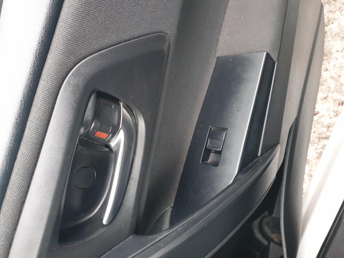 Comando / interruttore alzacristallo anteriore destro TOYOTA Auris Touring Sports (_E18_)