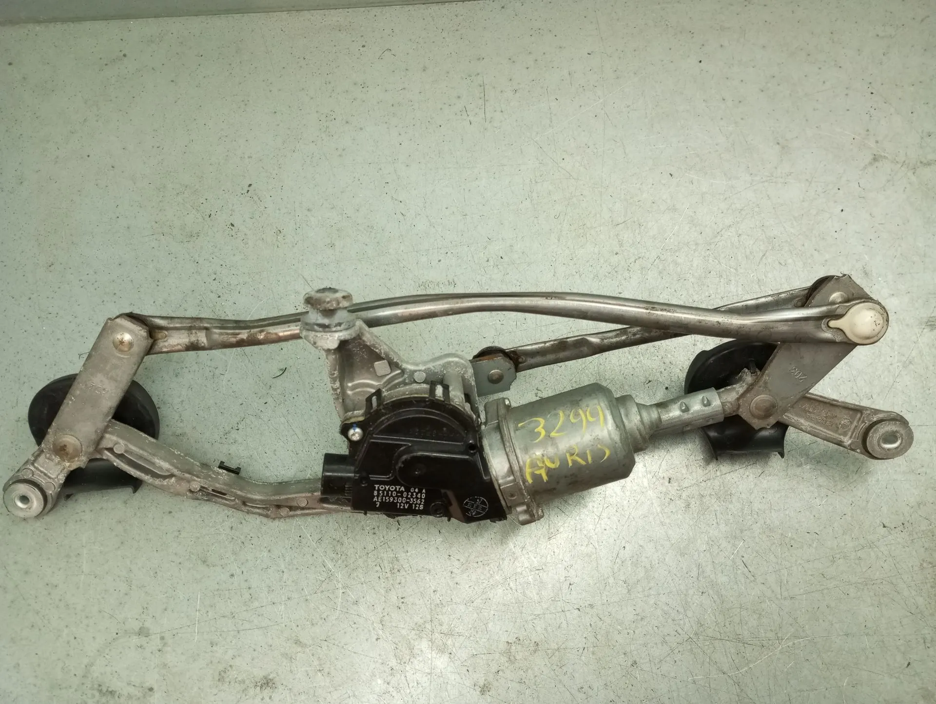 Essuie-glace moteur avant TOYOTA Auris Touring Sports (_E18_)